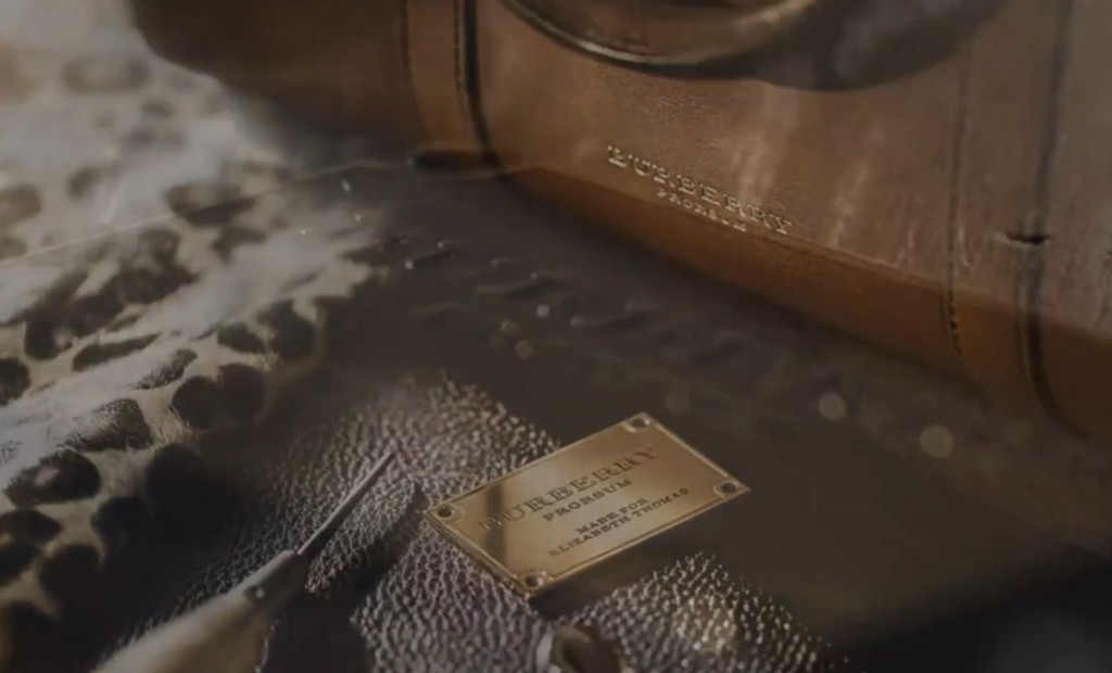 Burberry’den kişiye özel kıyafet hizmeti