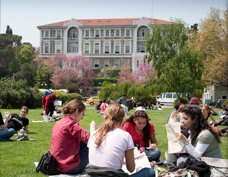 Boğaziçi Üniversitesi'nde 'Maske Düştü, İletişim Göründü'