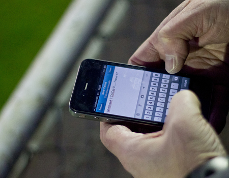 Futbol alanında yapılan ilk sosyal medya araştırması çarpıcı sonuçları ortaya koydu.
