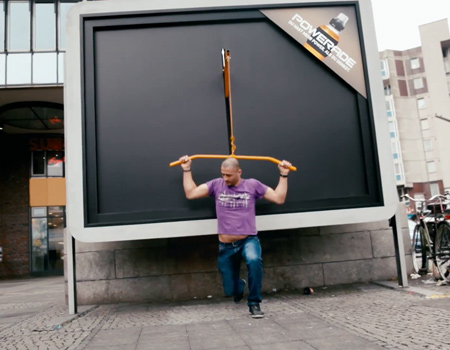 Powerade’den egzersiz yaptıran billboard’lar