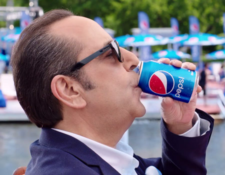 Pepsi’nin yeni reklam yüzü Özkan Uğur