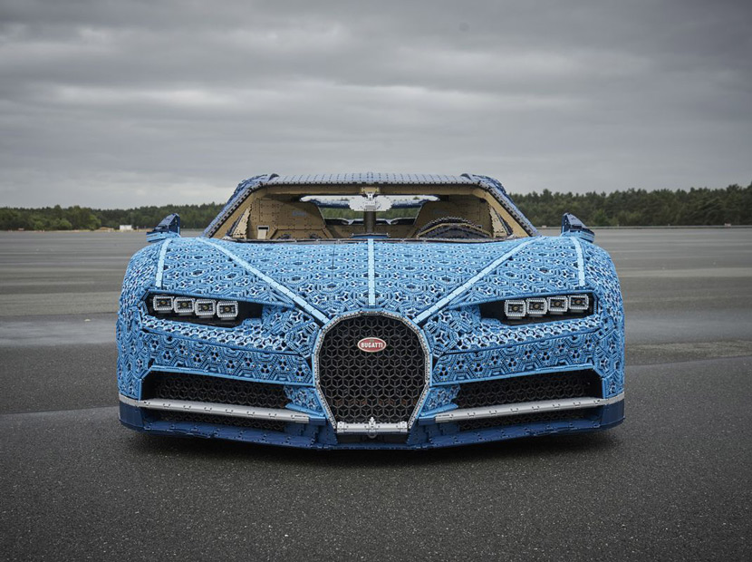 LEGO parçalarıyla gerçek boyutlu Bugatti Chiron