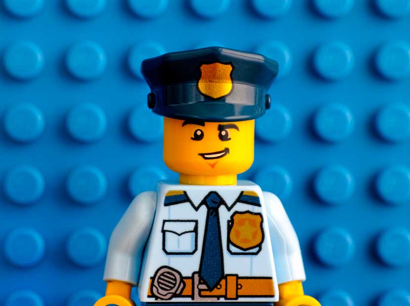 LEGO polis temalı setlerinin reklamlarını durdurdu