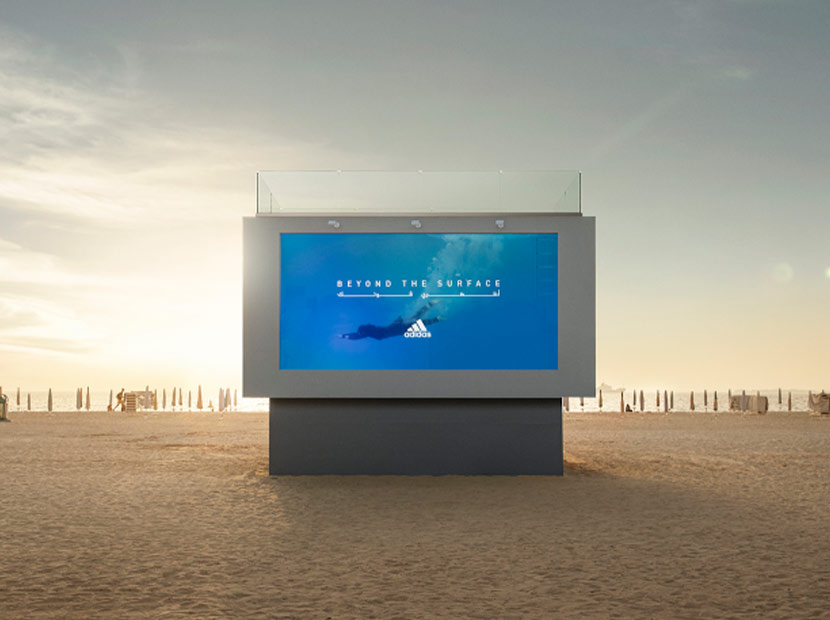 Bu billboard’da yüzebilirsiniz