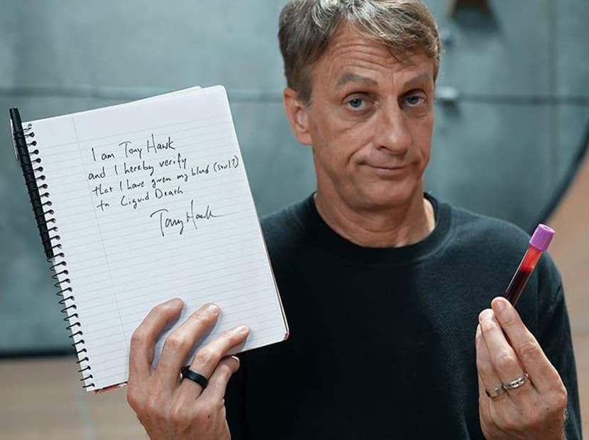 Tony Hawk’ın kanıyla boyanan kaykaylar