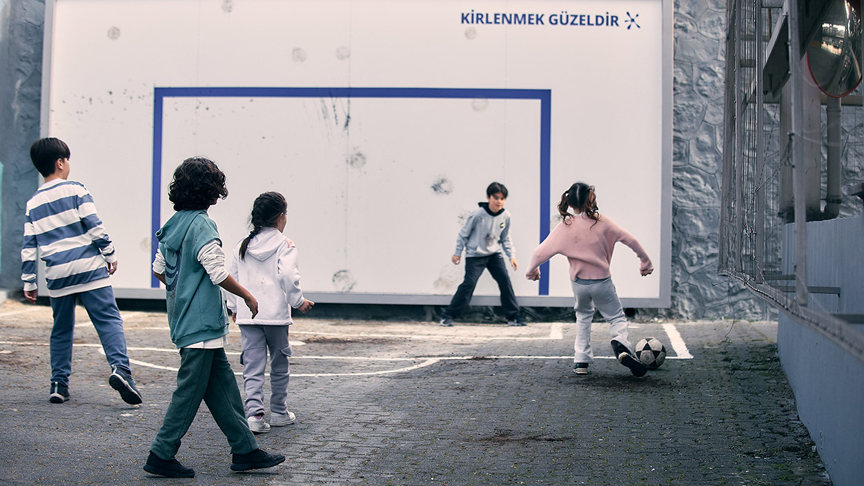 Kirlenmek Güzeldir - Oyun Dışarıda - OMO
