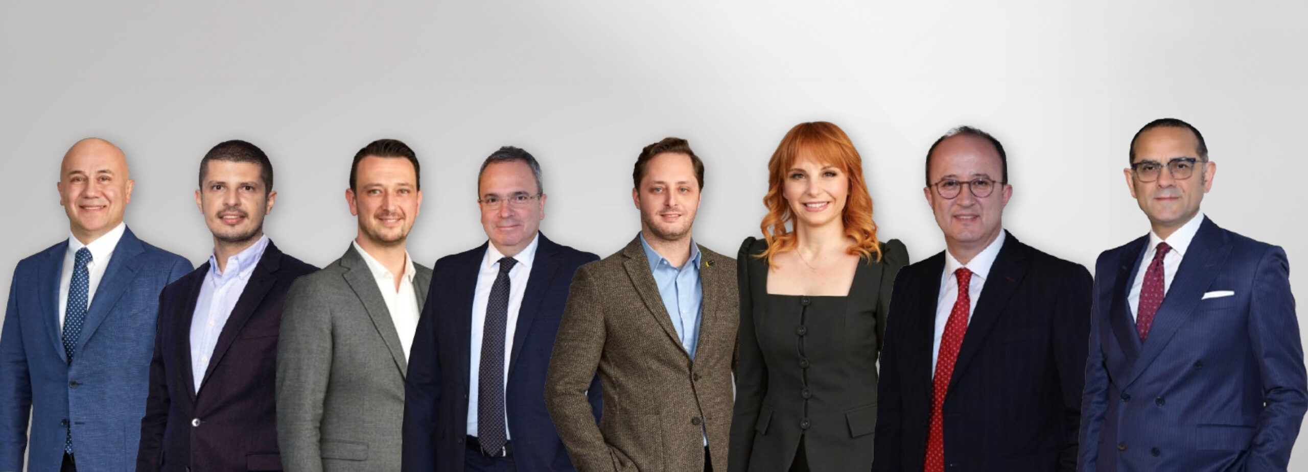 Tofaş Markalar Direktörü İbrahim Anaç; Alfa Romeo, DS Automobiles ve Jeep Direktörü Selim Eskinazi; Citroën Marka Direktörü Bora Duran; FIAT Marka Direktörü Altan Aytaç; Opel Marka Direktörü Yiğit Yantaç; Peugeot Marka Direktörü Gupse Kaplan; Filo ve 2.El Satış Direktörü Mahmut Karacan; Satış Sonrası ve Yedek Parça Direktörü Hüseyin Şahin