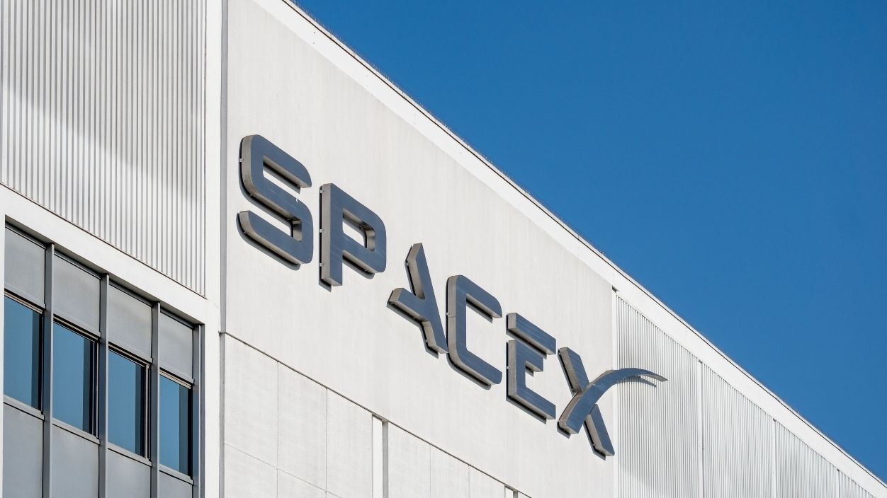 SpaceX, 600 milyar dolarlık reklam pazarını hedefliyor