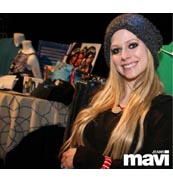 Mavi Jeans Avril Lavigne ve Fergienin ilgi odağı oldu