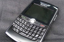 Arap Emirliklerinde Blackberry yasaklanıyor