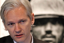 Julian Assange kitabı için anlaşma imzaladı