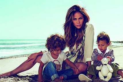 Jennifer Lopez ve ikizleri Gucci reklamında