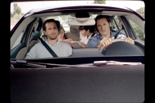 Renault Fluence reklamında şaka sırası babada