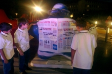 Interpress yıldızı çocukları gazete okumaya çağırıyor