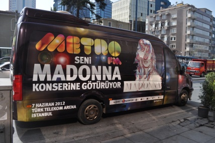 Metro FM, Madonna konserine götürüyor