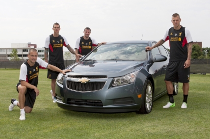 Chevrolet hangi ünlü futbol kulübüne sponsor oldu?